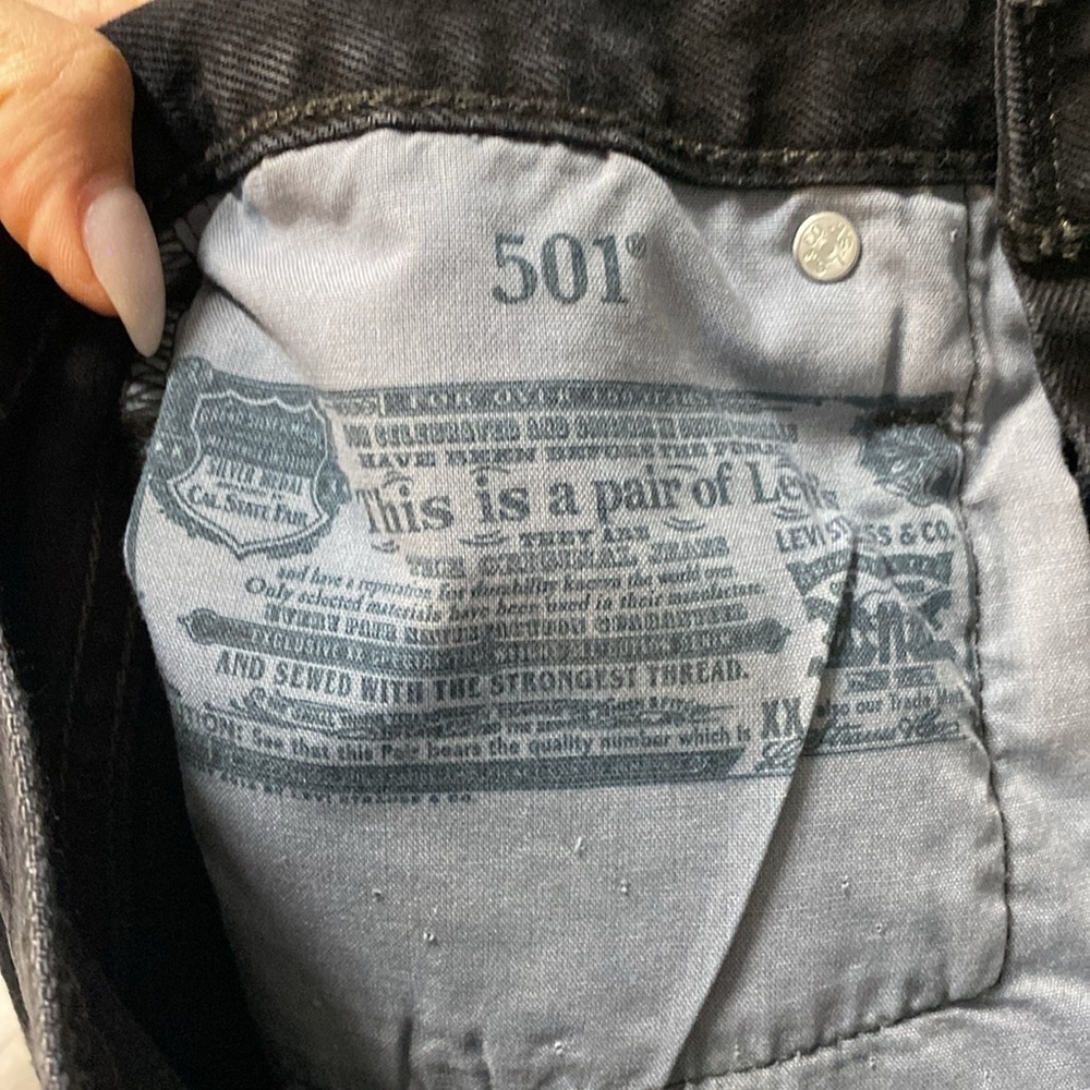 Levis | 501 Black Distressed Denim Shorts - W25 - High Rise - Picture 4 of 11